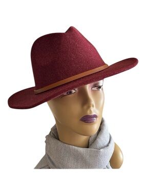 Classic Wide Brim Wool Fedora Hat Leather Belt Buckle 22-22.8” Red/Burgundy NWOT